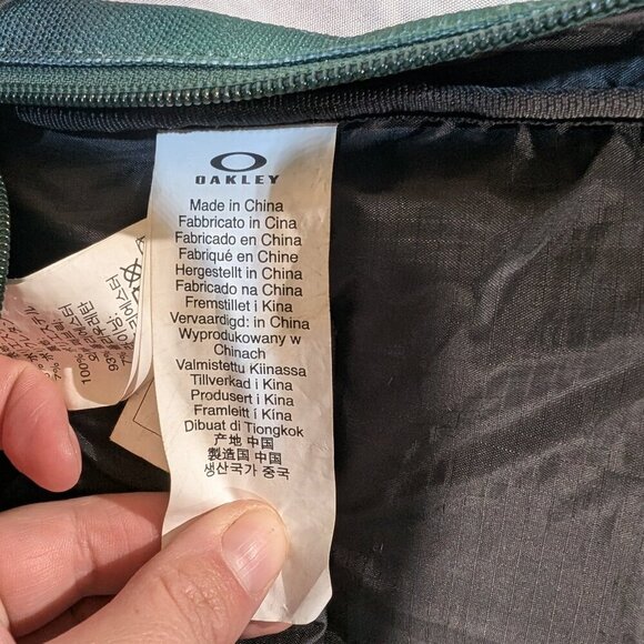 Oakley Enduro 2.0 30L Backpack in Faded Green - Picture 12 of 13